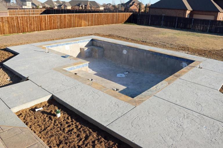 Bien préparer la rénovation de piscine à Sanary-sur-Mer